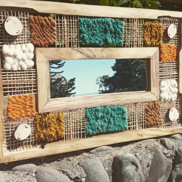 Espejo hecho con marco de madera reciclada nativa 💯